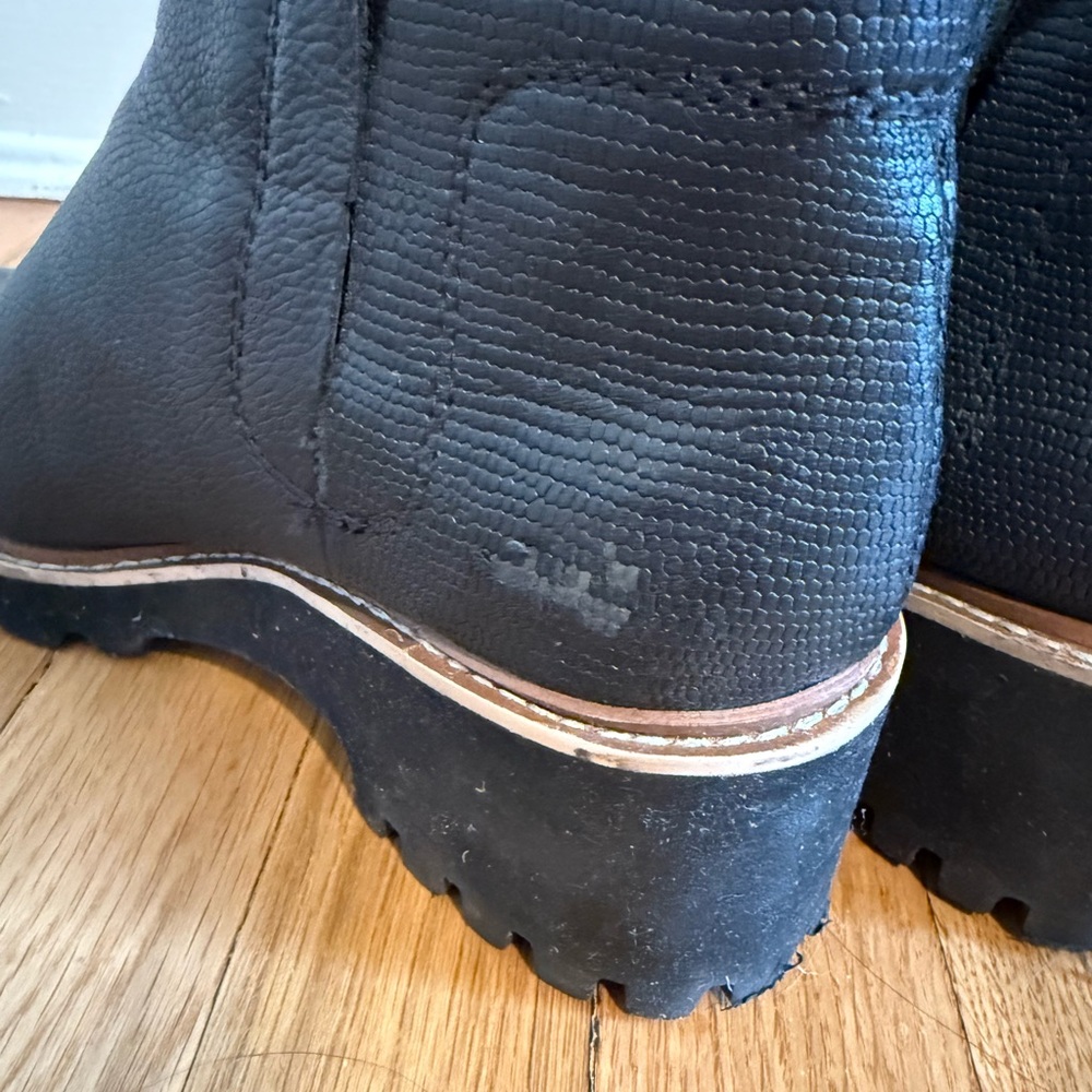 Dolce Vita Black Ankle Boots with Contemporary Silhouette - Picture 9 of 10
